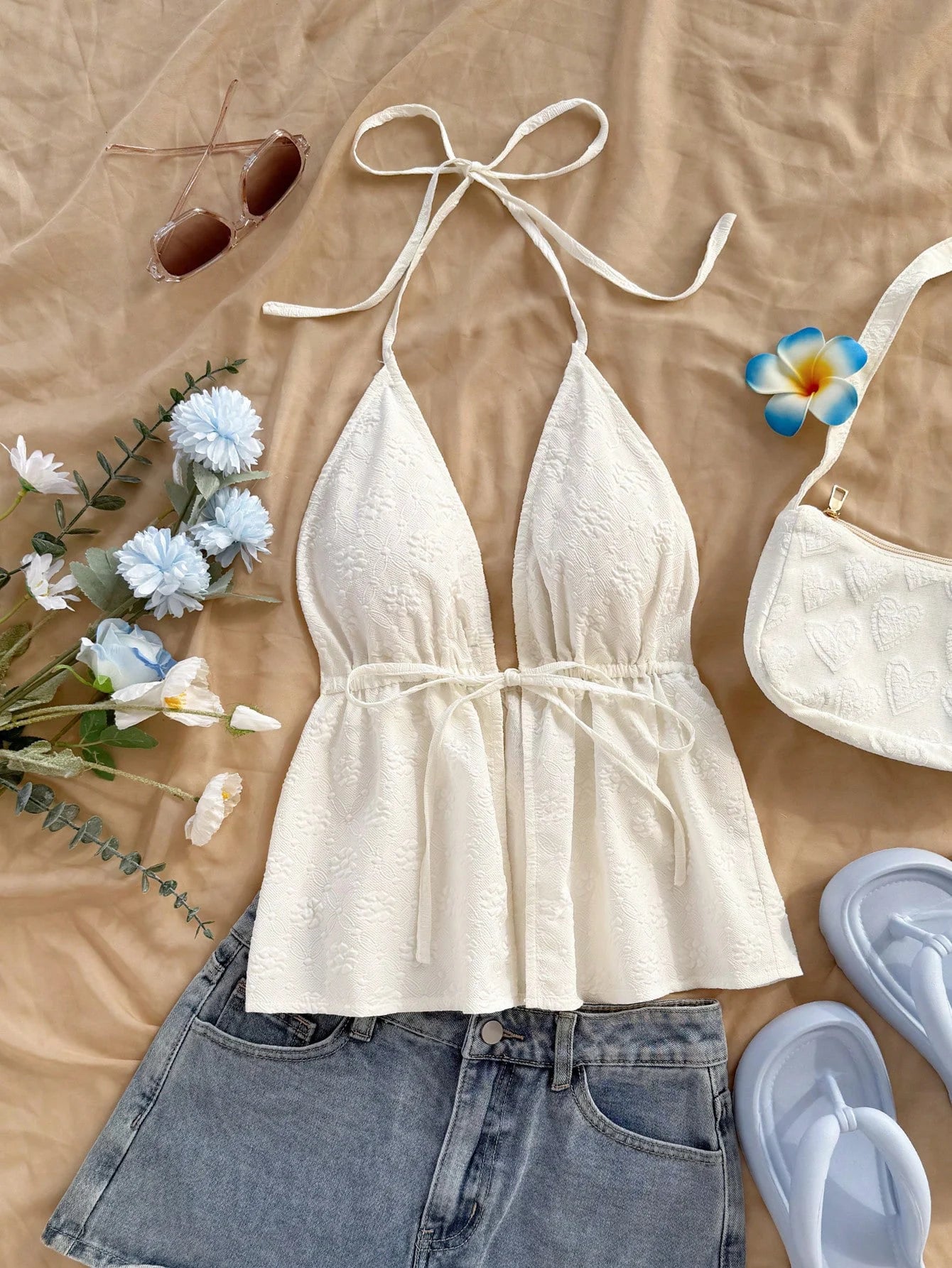 Women's Summer Casual Halter Sexy V-Neck Backless Textured Fabric Sleeveless White Vest